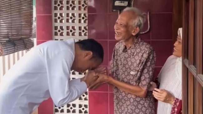 Terseret Polemik Ijazah, Jokowi Tawarkan Bantuan Hukum Kasmudjo